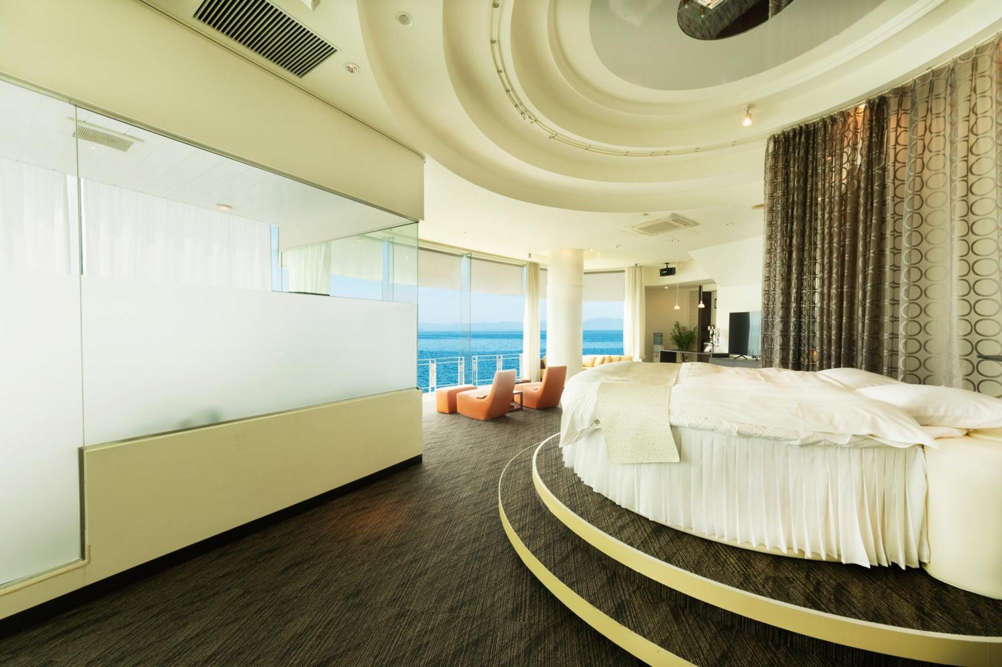 Nagasaki Chapel Coconuts Hotel ＆Resort Isahaya Екстер'єр фото
