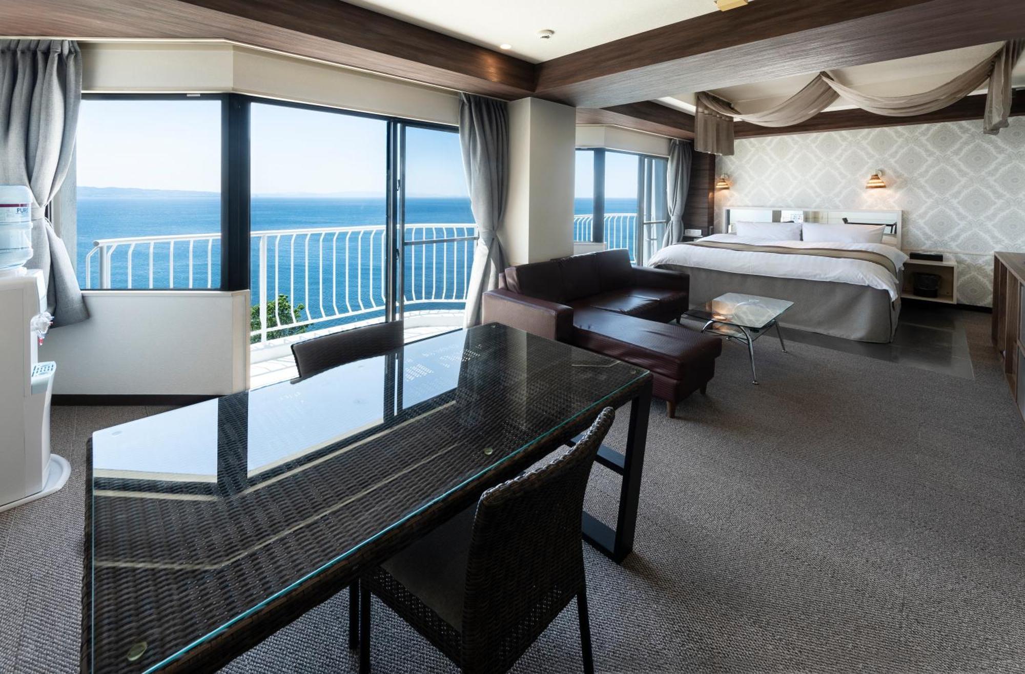 Nagasaki Chapel Coconuts Hotel ＆Resort Isahaya Екстер'єр фото