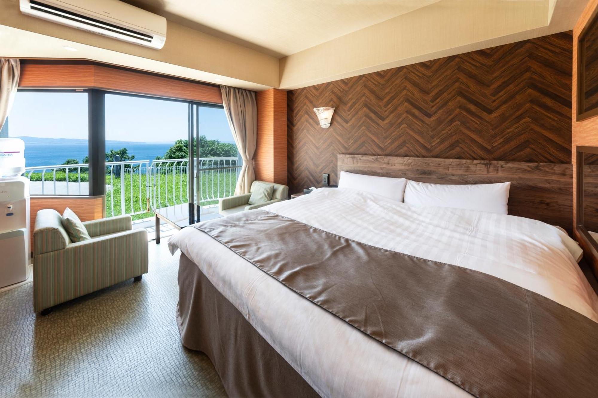 Nagasaki Chapel Coconuts Hotel ＆Resort Isahaya Екстер'єр фото