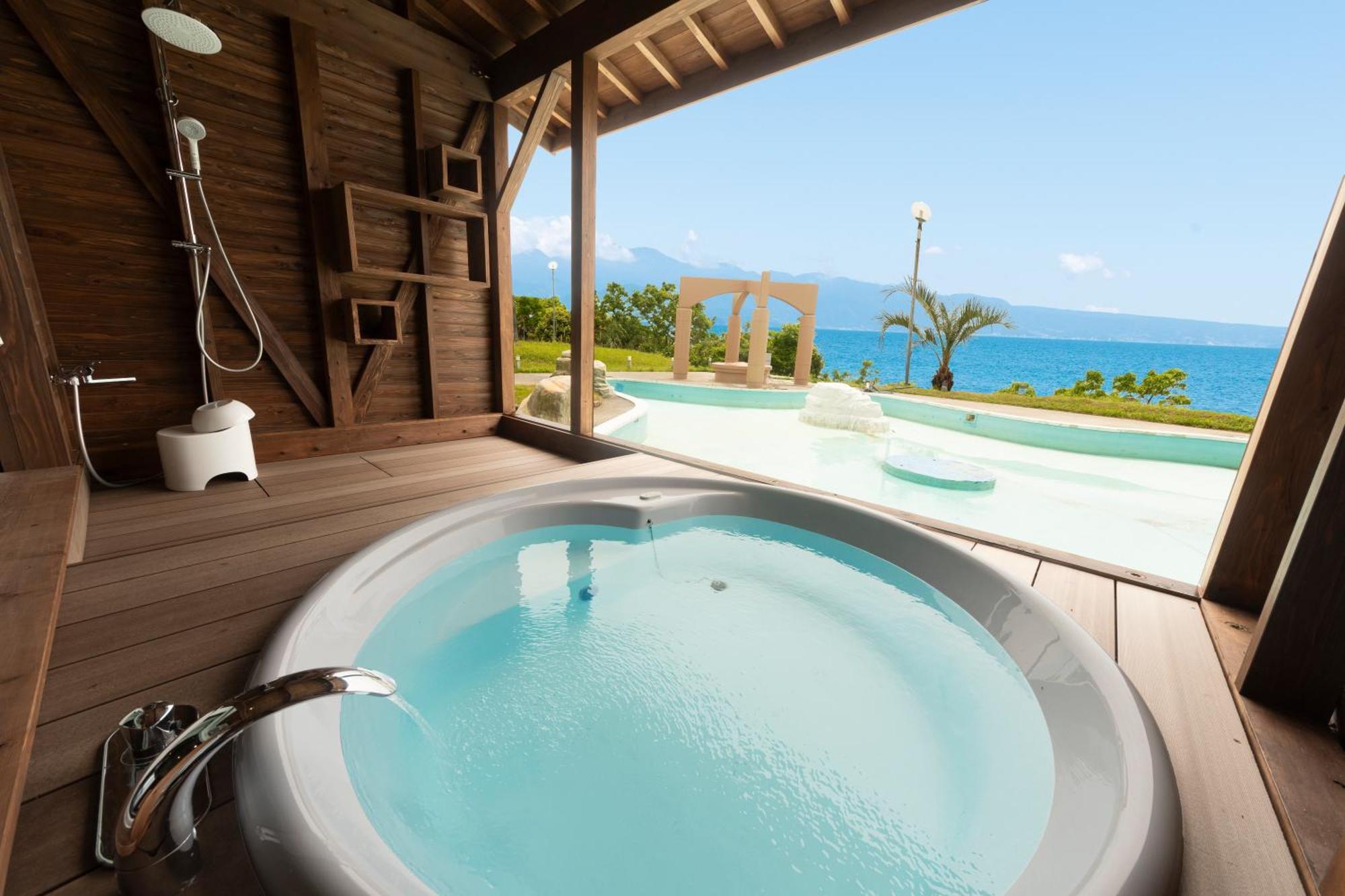 Nagasaki Chapel Coconuts Hotel ＆Resort Isahaya Екстер'єр фото